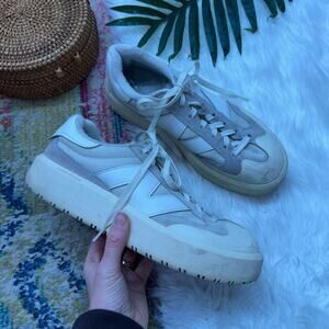 New Balance CT302 Sneaker Mens 8.5 Gray White Platform Chunky Lace Up Sporty